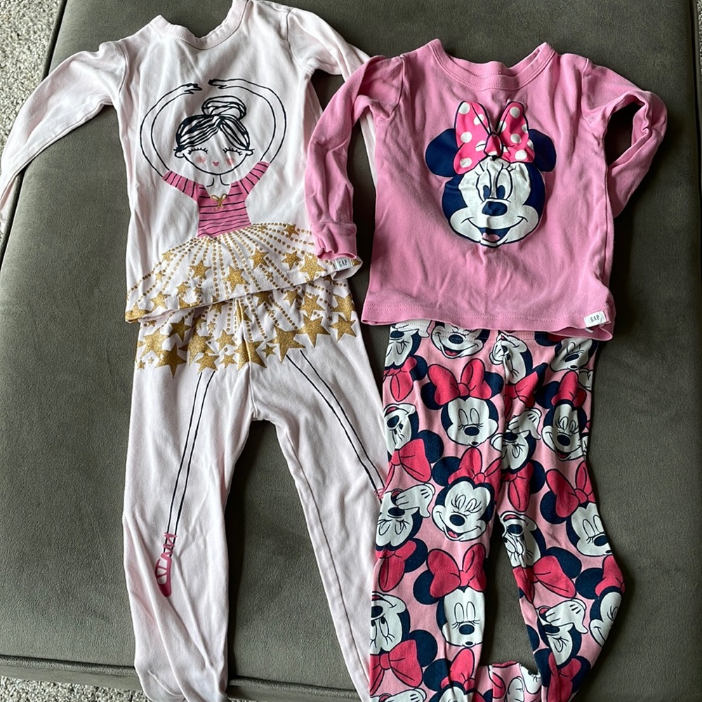 2 GAP pajamas